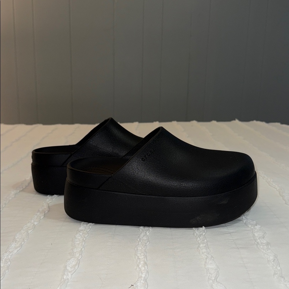 CROCS Black Elevated Clogs Dylan Platform